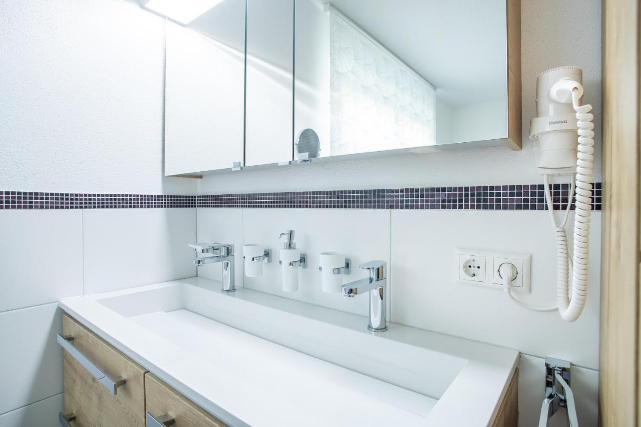 H21 - Modernes Ferienhaus 145Qm, 4Sz, Wellnessbereich Mit Sauna Und Dachterrasse Mit Panoramablick, Kuehlen Und Heizen Mit Geothermie Fügen Extérieur photo