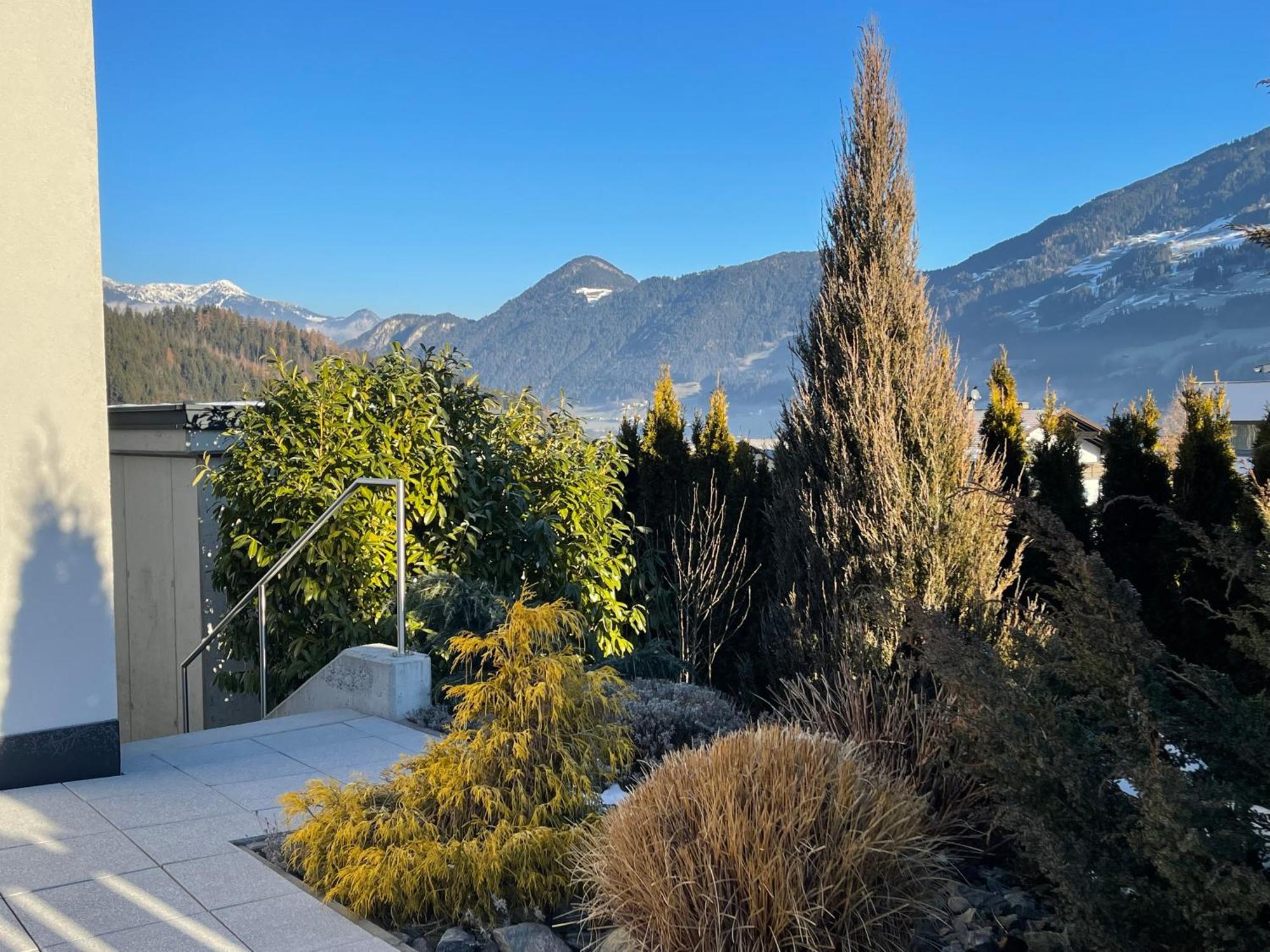 H21 - Modernes Ferienhaus 145Qm, 4Sz, Wellnessbereich Mit Sauna Und Dachterrasse Mit Panoramablick, Kuehlen Und Heizen Mit Geothermie Fügen Extérieur photo