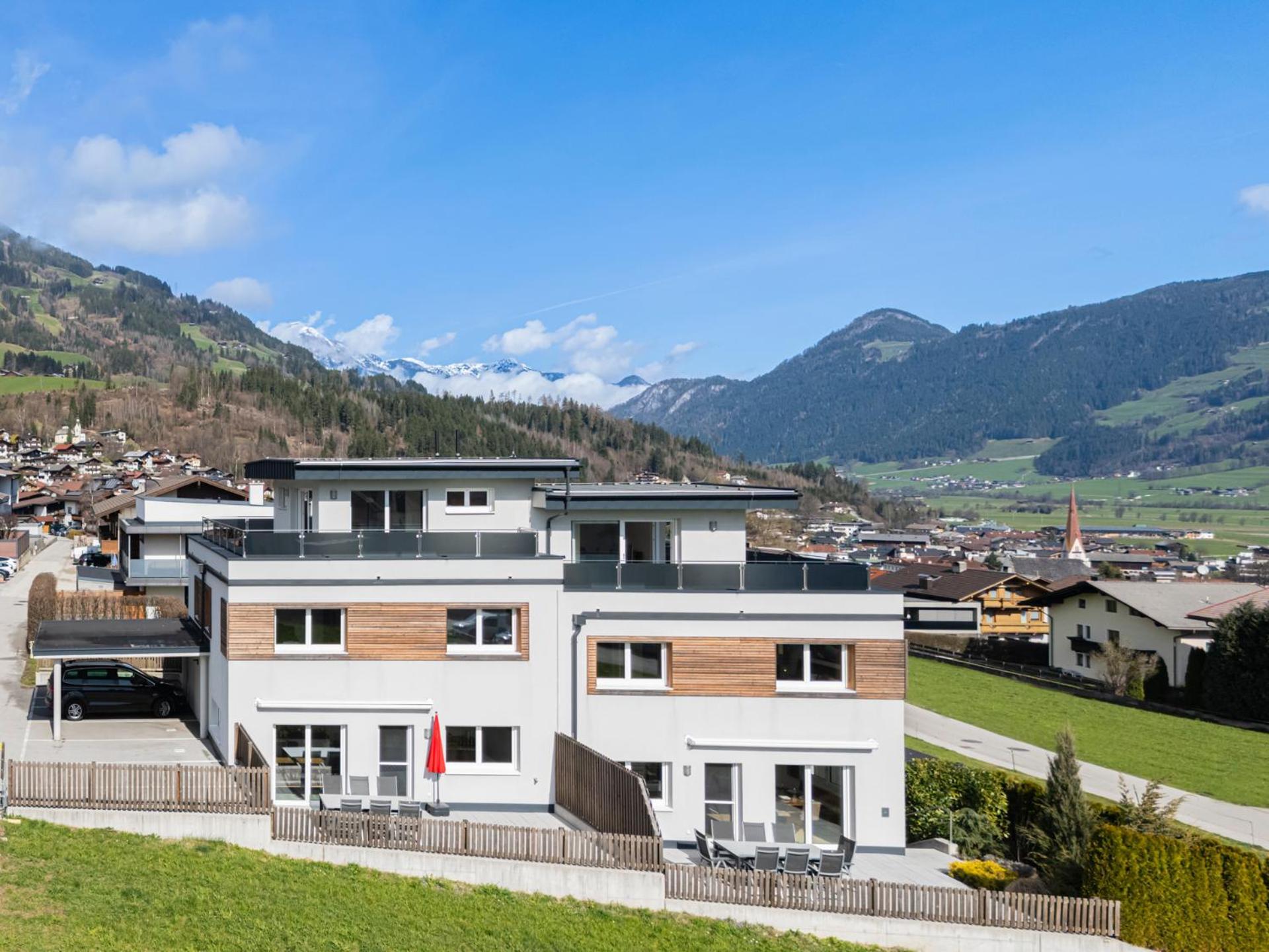 H21 - Modernes Ferienhaus 145Qm, 4Sz, Wellnessbereich Mit Sauna Und Dachterrasse Mit Panoramablick, Kuehlen Und Heizen Mit Geothermie Fügen Extérieur photo