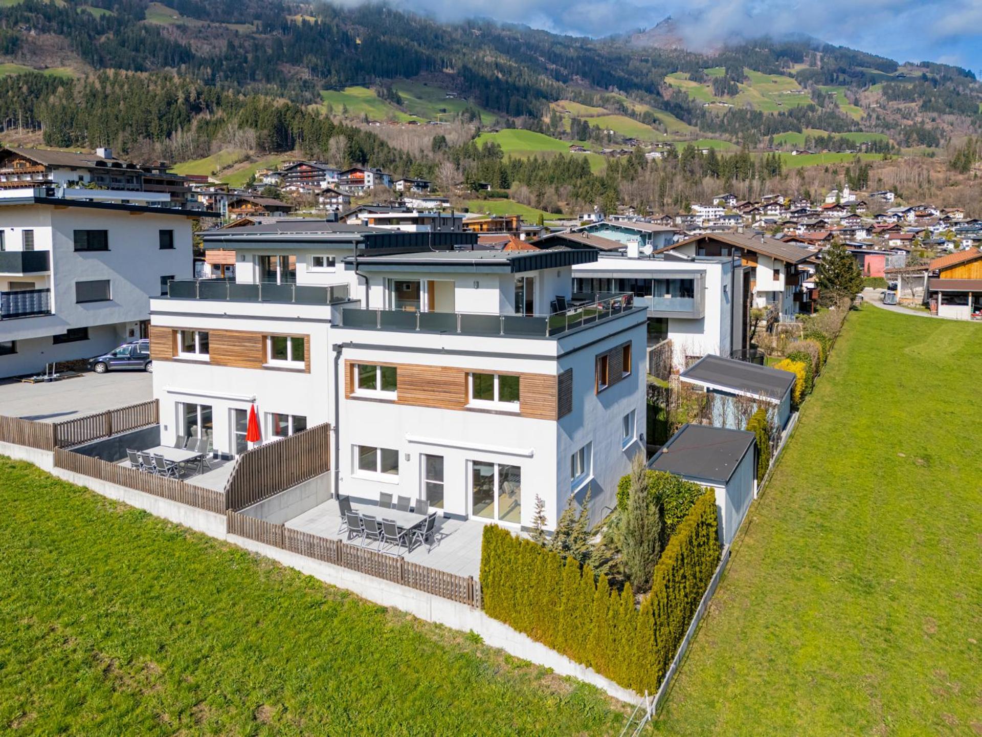 H21 - Modernes Ferienhaus 145Qm, 4Sz, Wellnessbereich Mit Sauna Und Dachterrasse Mit Panoramablick, Kuehlen Und Heizen Mit Geothermie Fügen Extérieur photo