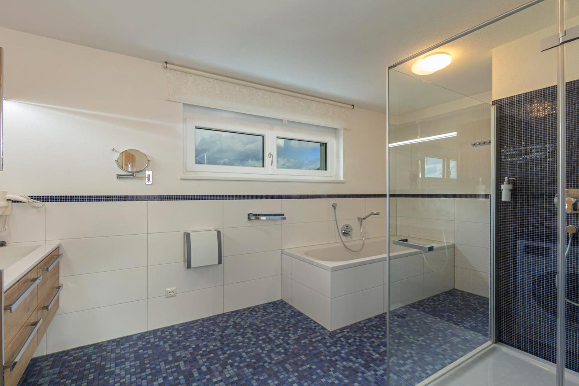 H21 - Modernes Ferienhaus 145Qm, 4Sz, Wellnessbereich Mit Sauna Und Dachterrasse Mit Panoramablick, Kuehlen Und Heizen Mit Geothermie Fügen Extérieur photo