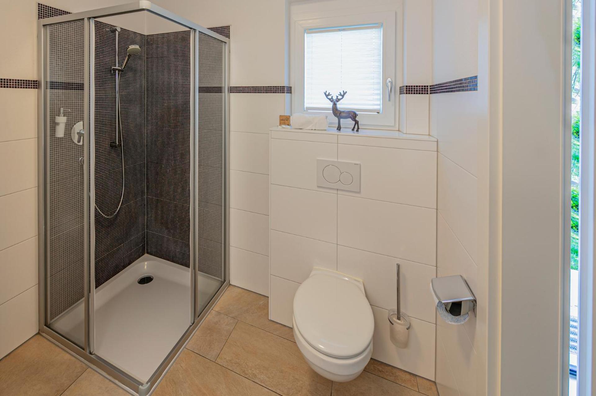 H21 - Modernes Ferienhaus 145Qm, 4Sz, Wellnessbereich Mit Sauna Und Dachterrasse Mit Panoramablick, Kuehlen Und Heizen Mit Geothermie Fügen Extérieur photo