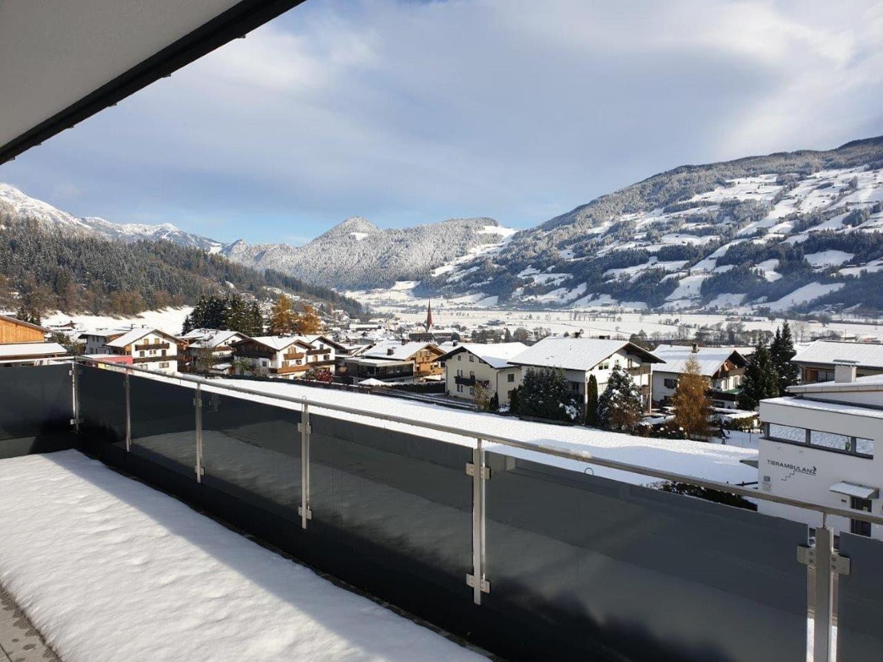 H21 - Modernes Ferienhaus 145Qm, 4Sz, Wellnessbereich Mit Sauna Und Dachterrasse Mit Panoramablick, Kuehlen Und Heizen Mit Geothermie Fügen Extérieur photo